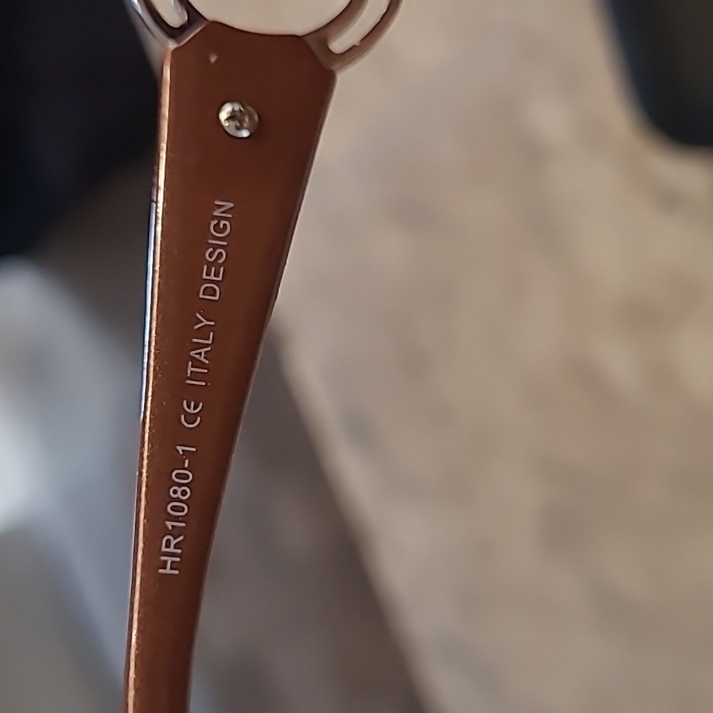Sunglass - Picture 3 of 4